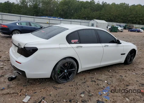 2015 BMW 750 I z USA, uszkodzony, nr VIN WBAYA8C52FD825641